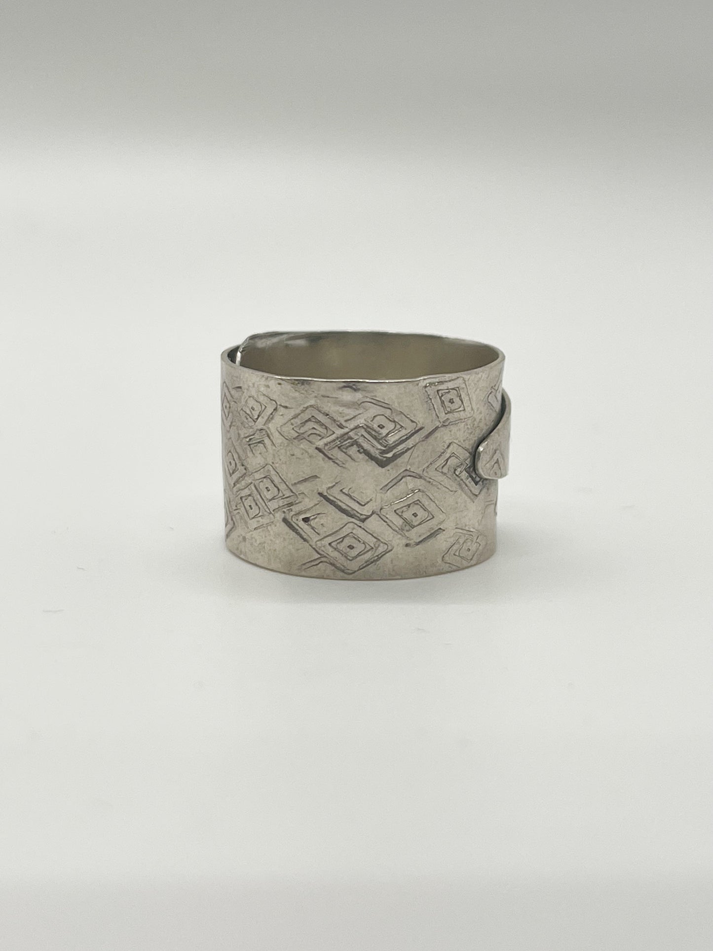 Silver adjustable hammered ring