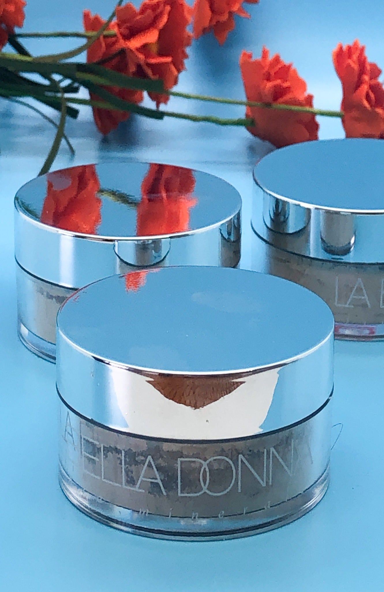 La bella donna loose mineral powder foundation